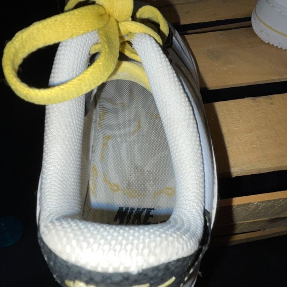 Air Force 1 - Picture 3 of 4